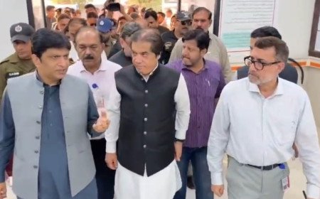 وزیر ریلوے کی ٹرین حادثےکے زخمیوں کی عیادت